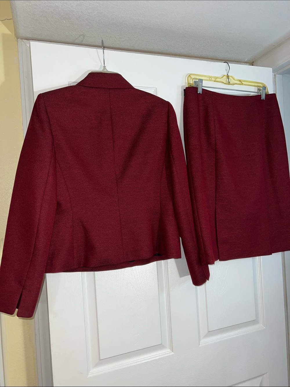 Evan Picone Deep Burgundy Women's Blazer and Skirt Set - Picture 4 of 5